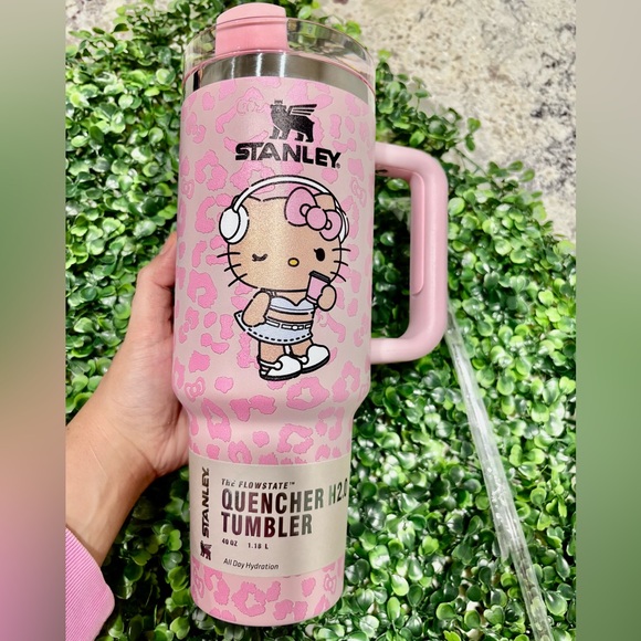 Stanley Pink Hello Kitty Flowstate Tumbler 40 oz - Picture 2 of 5
